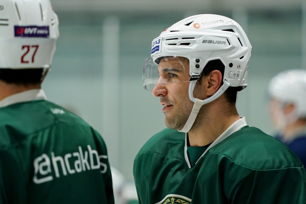 У форварда «Ак Барса» Кормье общий агент с наставником «Авангарда» Хартли