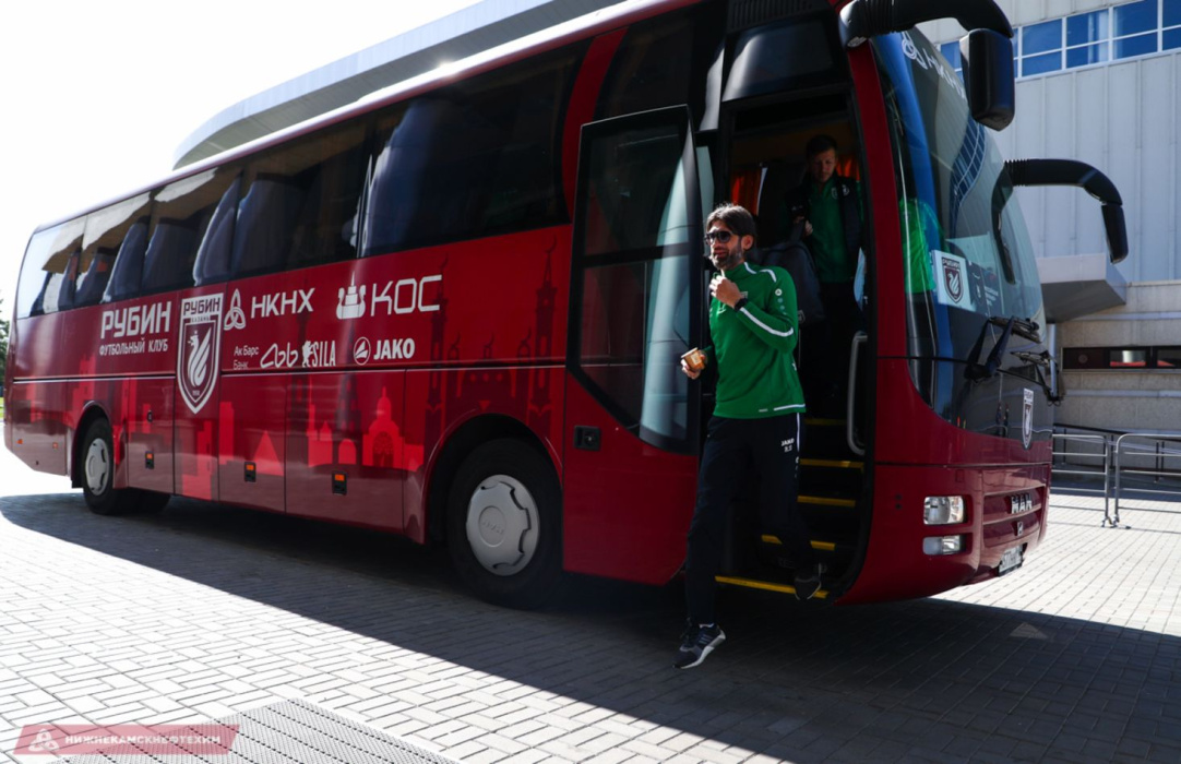 Шаронов начал обучение на тренерскую лицензию для работы главным тренером в РПЛ