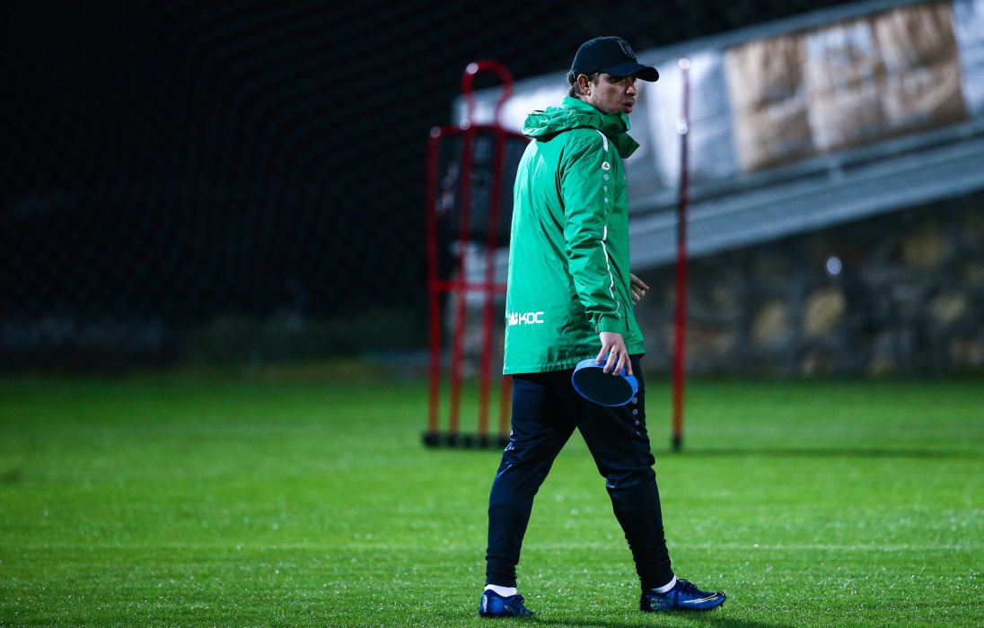 Тренер и спортдиректор «Рубина» сдали экзамен для обучения на тренерскую лицензию Pro 