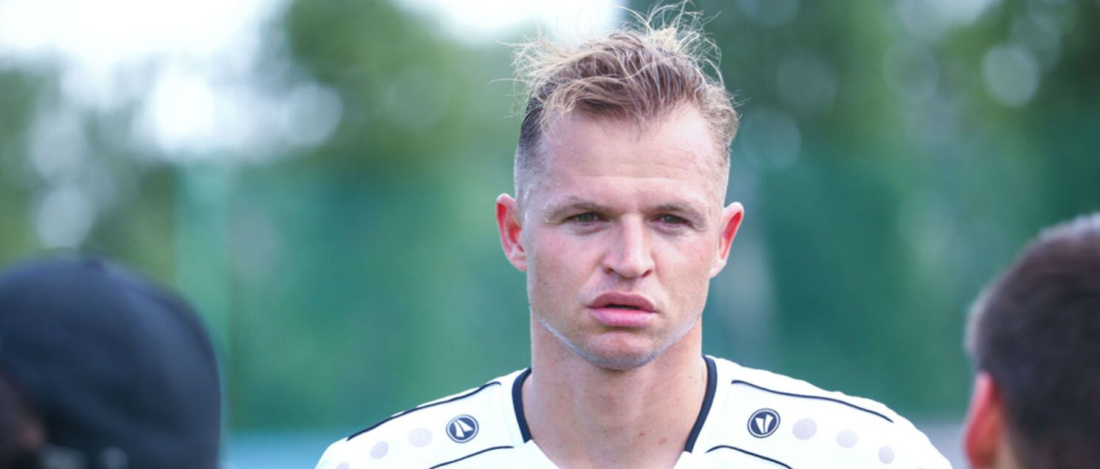 «Когда зарплата б..»: Тарасов обучил защитника «Рубина» Сантоса ругаться матом