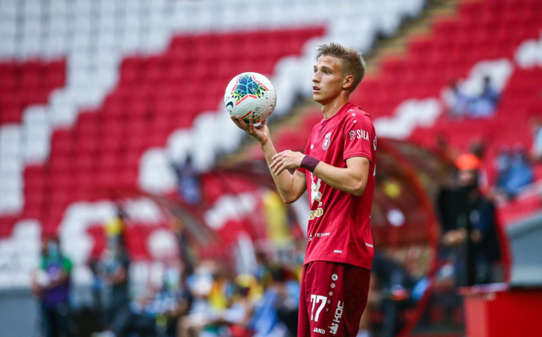 «Рубин» отказался продавать Самошникова. Им интересовались «Динамо» и «Арсенал»