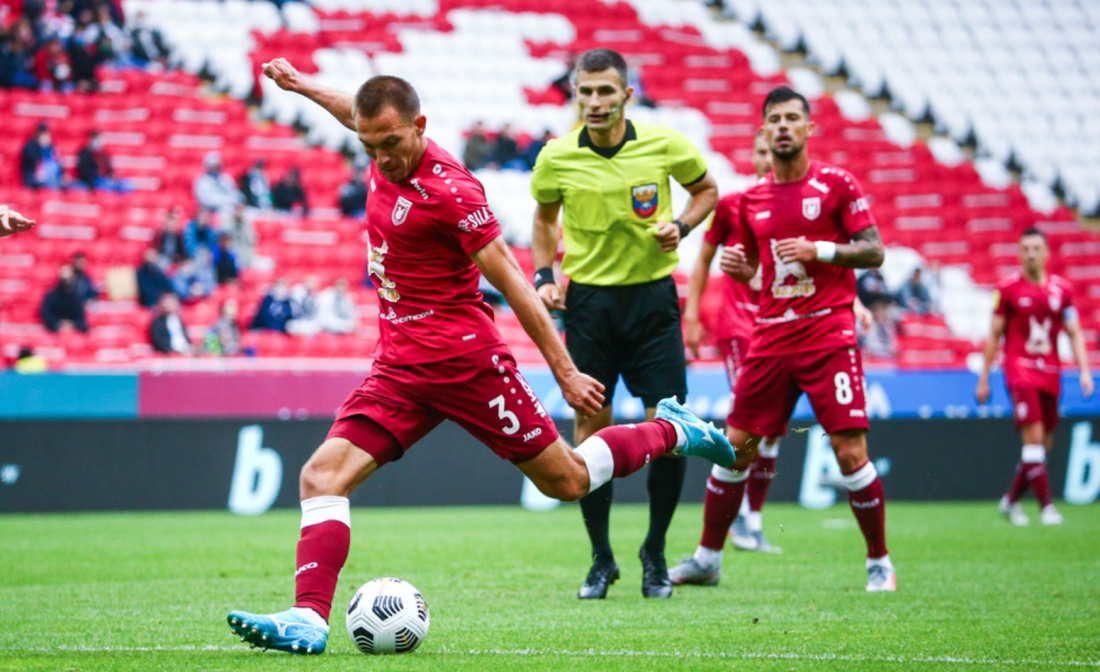 2+2 по системе «удаления + пенальти»: как боевой матч «Рубина» и «Урала» опять затмил судья