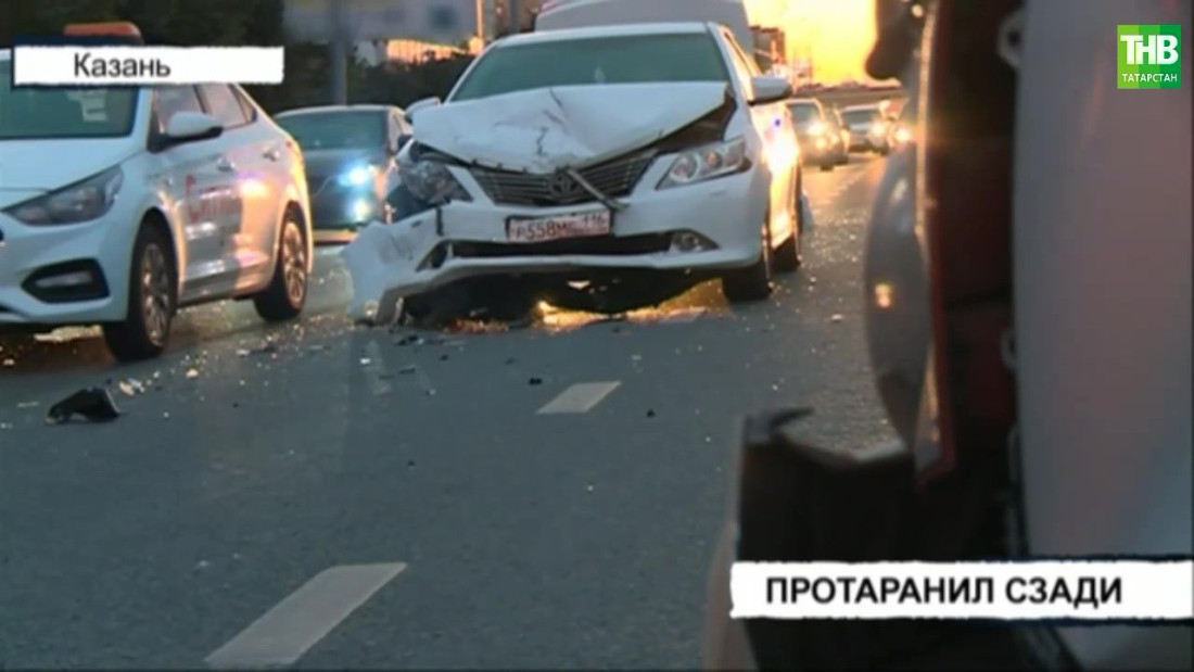 В Казани в результате крупного ДТП госпитализированы две девушки