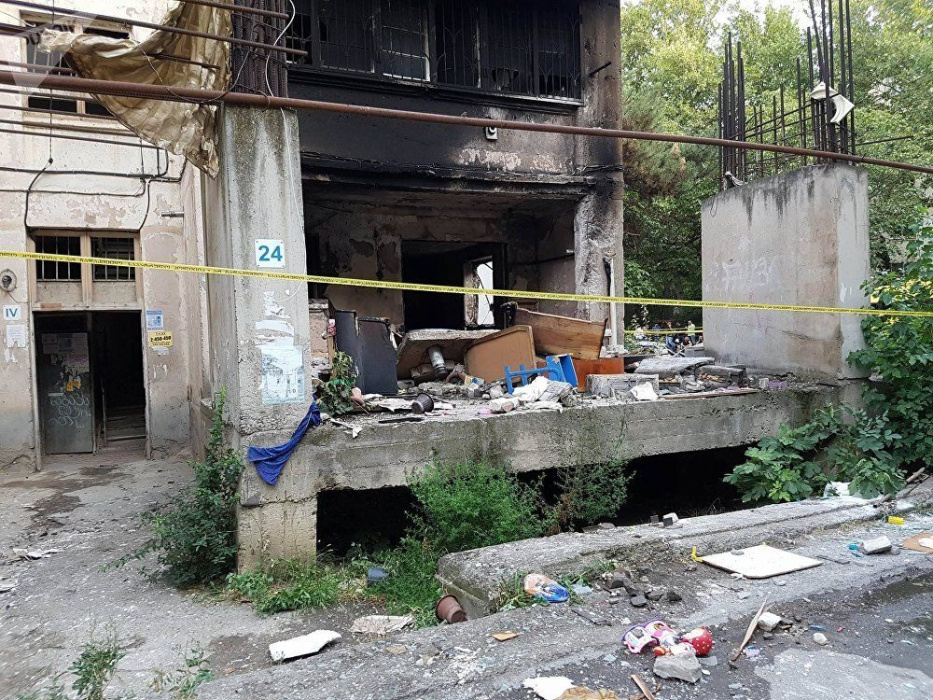 В Грузии при взрыве в многоэтажке погиб человек