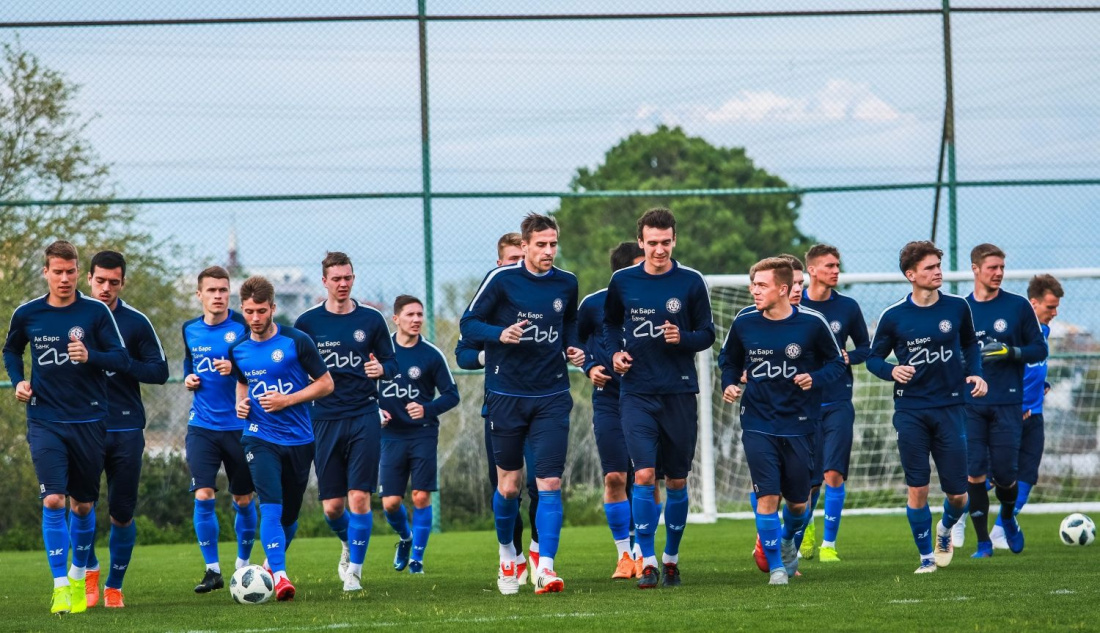 ФК «КАМАЗ» потерпел первое поражение в сезоне ПФЛ, проиграв «Динамо» в Барнауле