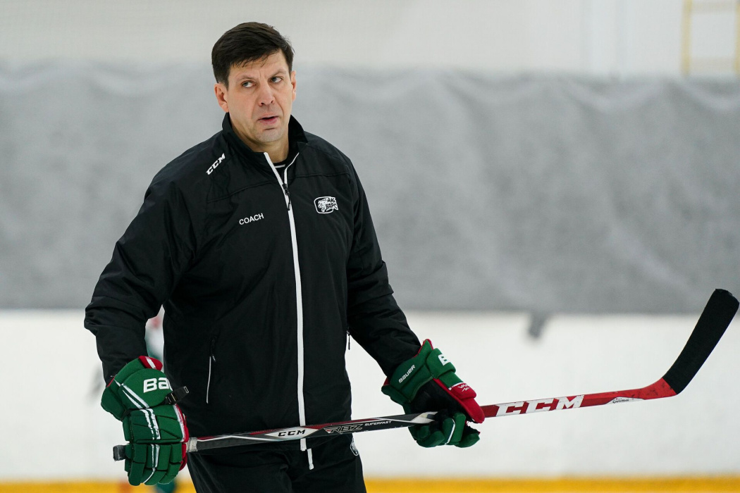 Тренер «Ак Барса» о матче с «Сибирью»: «На пятаке работать, на углах меньше наклеек сдирать»