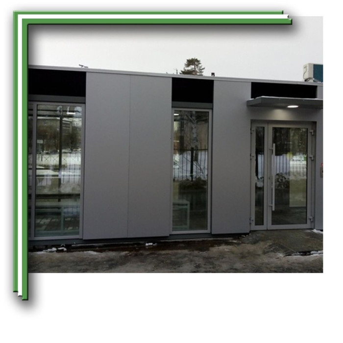 В Казани на «умной» остановке поселились бездомные