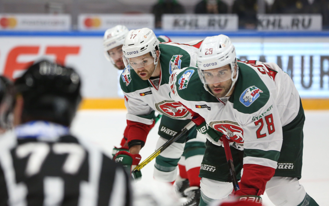 «Металлург» проиграл «Ак Барсу» по буллитам