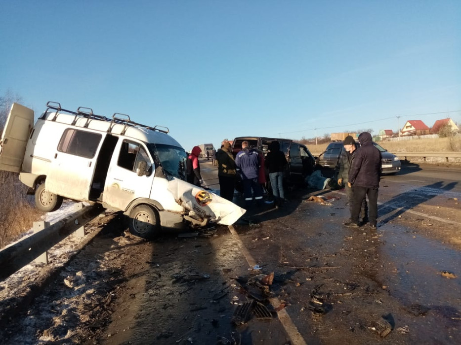В Татарстане на трассе произошло смертельное ДТП с сотрудниками телекомпании «Эфир»