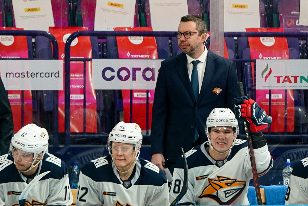 Наставник «Металлурга» осудил грязный прием Кормье и призвал КХЛ наказать игрока