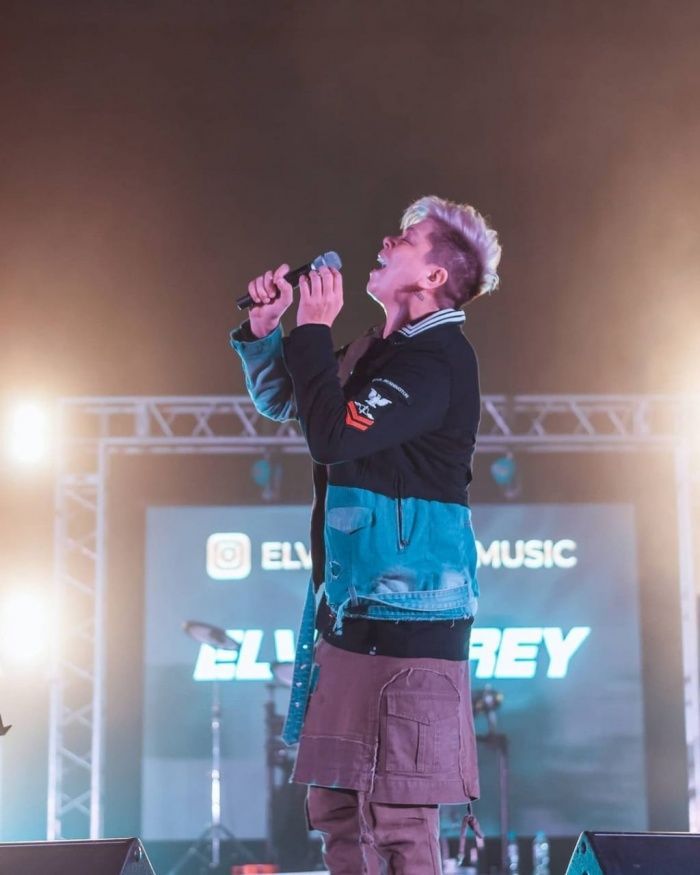 Лейбл Элвина Грея оштрафовали за несоблюдение антиковидных мер на концерте в Казани