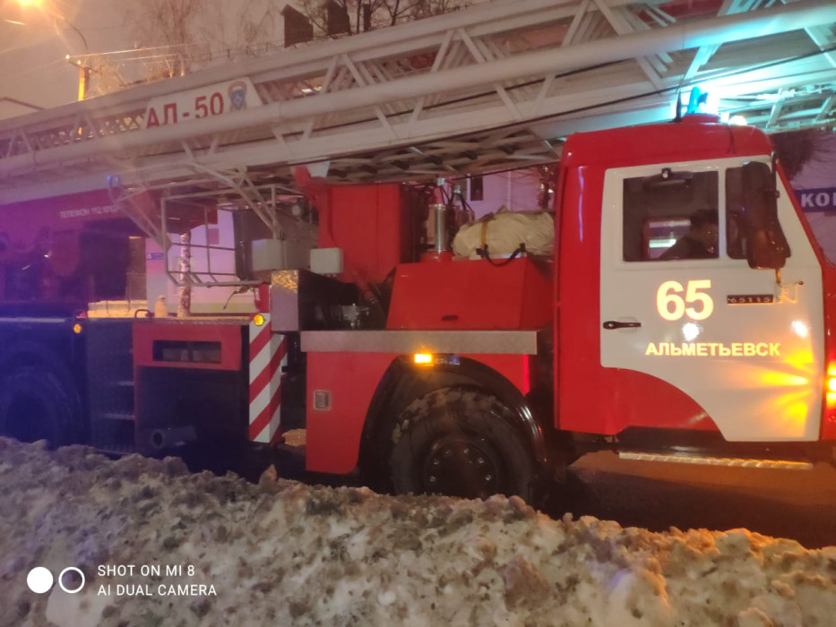 В Альметьевске на пожаре спасли женщину