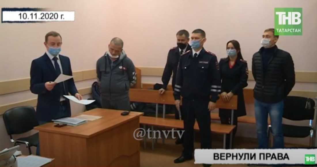 Жителю Казани, лишенному прав за пьяную езду на электросамокате, вернули права