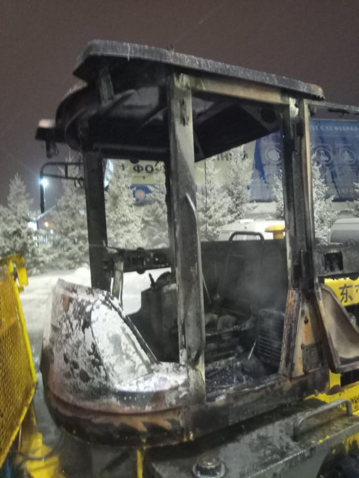 В Челнах на ходу вспыхнул погрузчик, убиравший снег