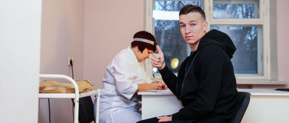 «Из нас делают роботов»: игрок «Рубина» Макаров раскритиковал вакцину от коронавируса