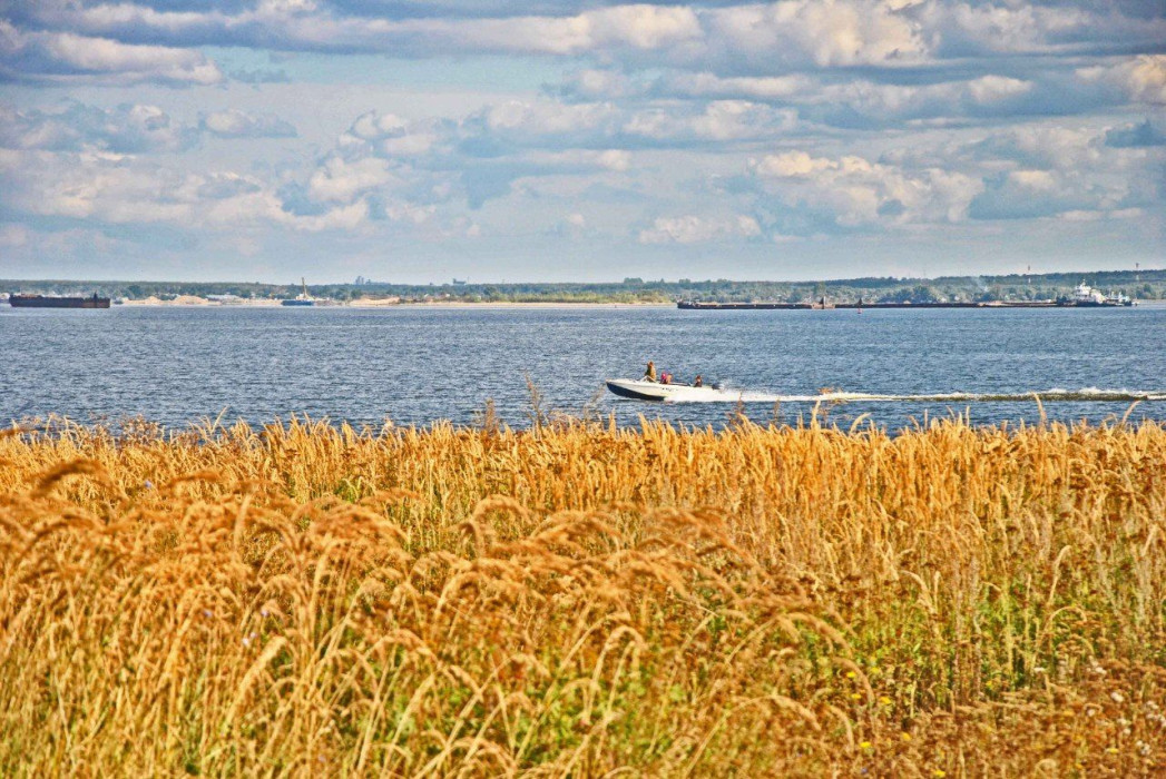 Суд обязал очистить Нижнекамское и Куйбышевское водохранилища от 75 затонувших судов