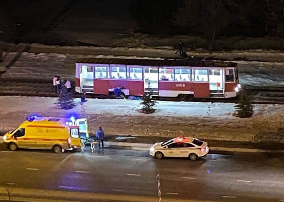 Житель Челнов едва не лишился ноги, попав под трамвай