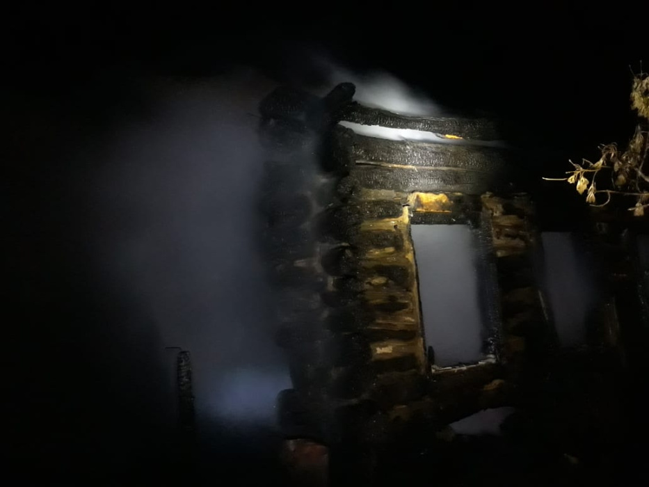 Пожилые супруги заживо сгорели на пожаре в частном доме в Татарстане