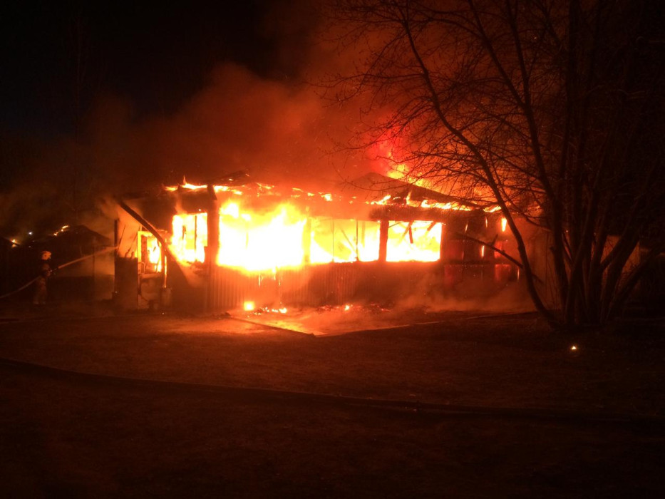 В Казани дотла сгорело кафе-шашлычная