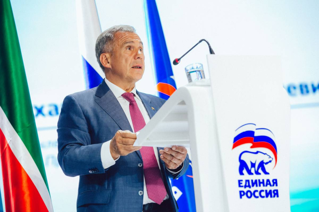 Рустам Минниханов возглавил региональную группу «Единой России» по Татарстану