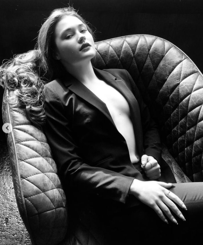 «Огненная девушка»: 18-летняя фигуристка поделилась откровенными фото