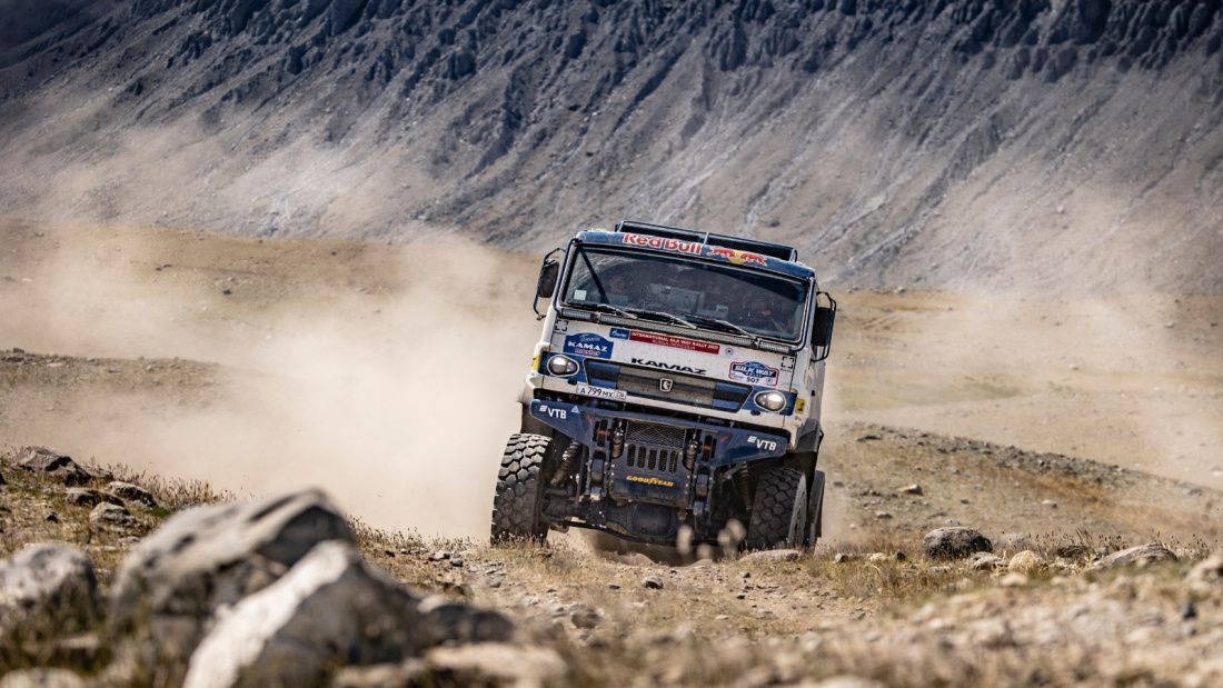 Дмитрий Сотников закрепил лидерство в общем зачете ралли «Шелковый путь»