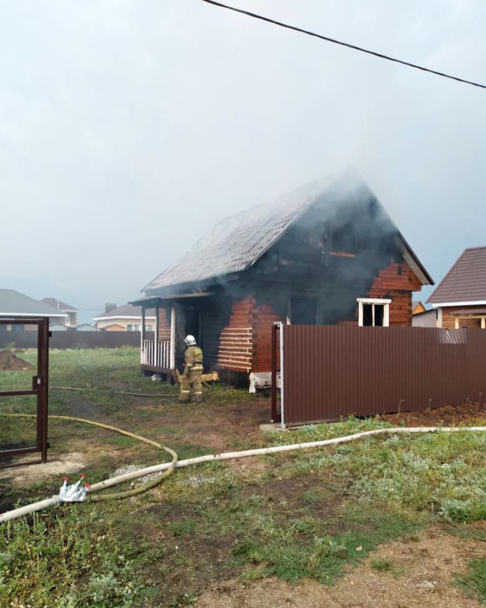 Башкортстанда өч йортны яшен суккан