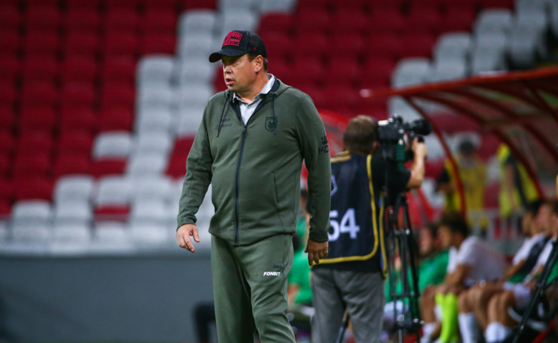 «Огород-арена»: Слуцкий тащит «Рубин» в лидеры и жалуется Минниханову на убитый газон