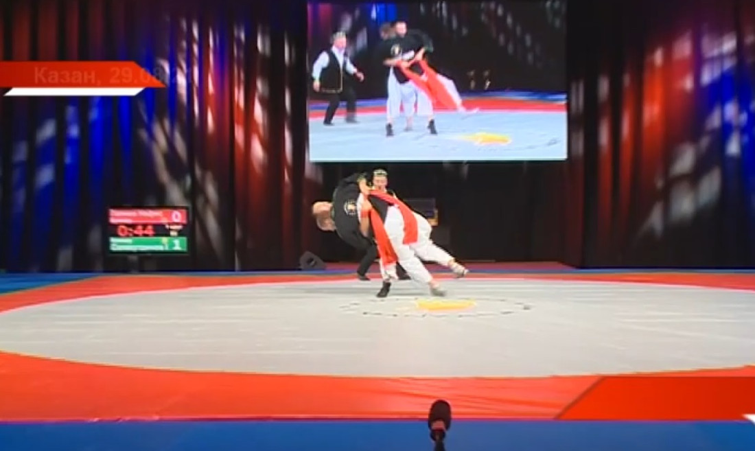 Татар көрәшендә зур җәнҗал: Батырны үзара килешеп кенә билгелиләр