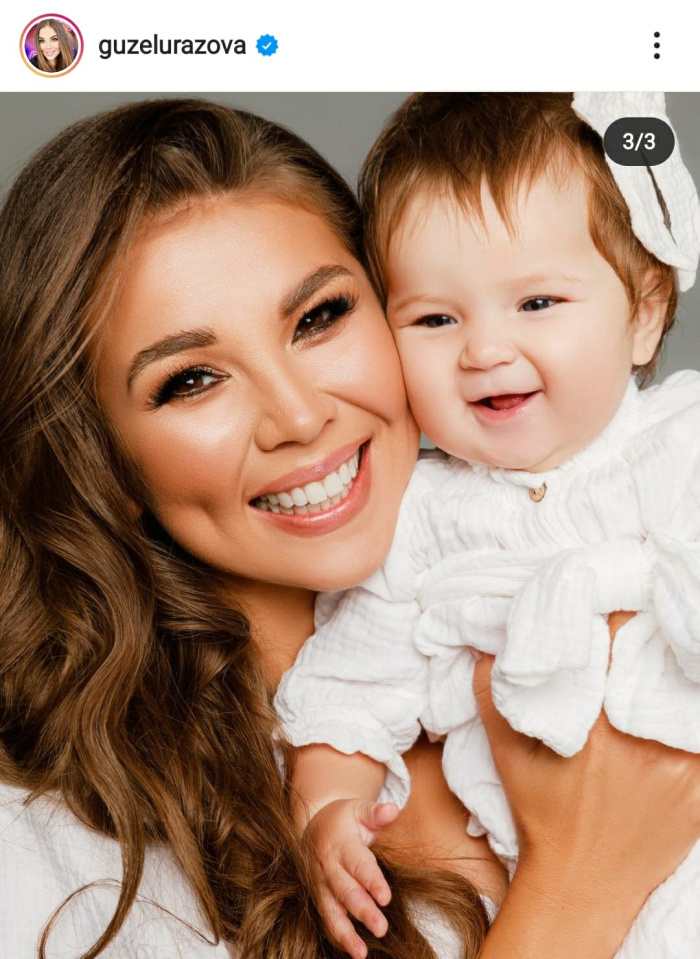 Исәнме дөнья! - Гүзәл Уразова беренче тапкыр кече кызы белән фото күрсәтте